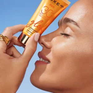 Alternative view of Nuxe Sun Glow Fluide Solaire Bonne Mine SPF30 40ml